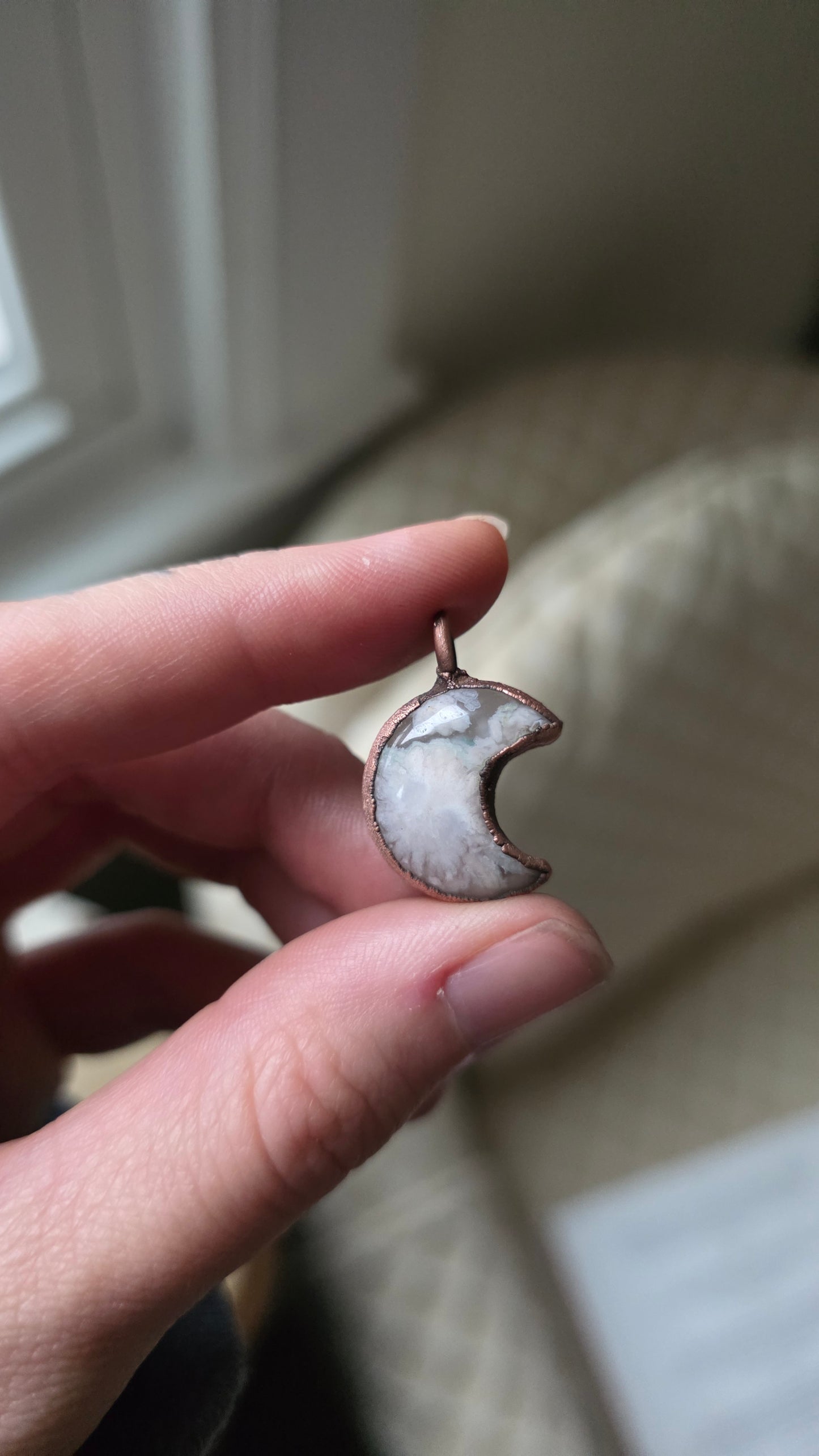 Flower agate copper moon pendant