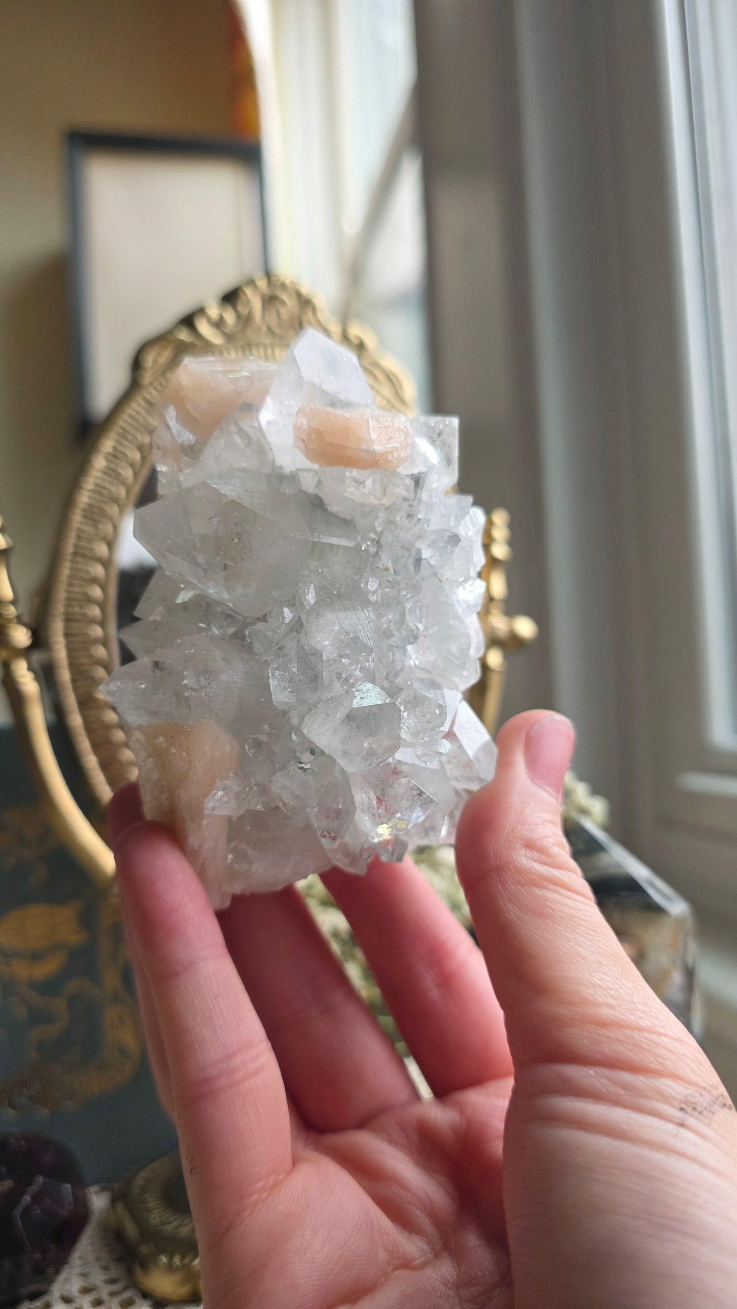 Apophyllite specimen no.10