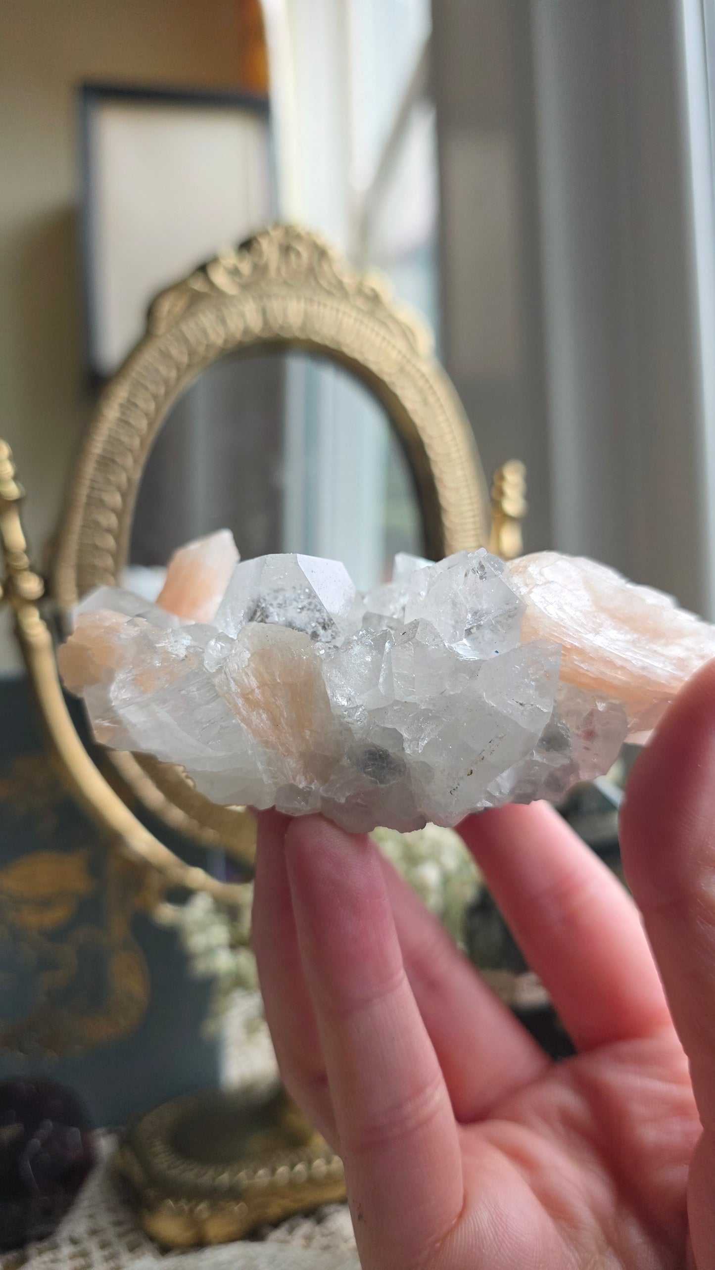 Apophyllite specimen no.10