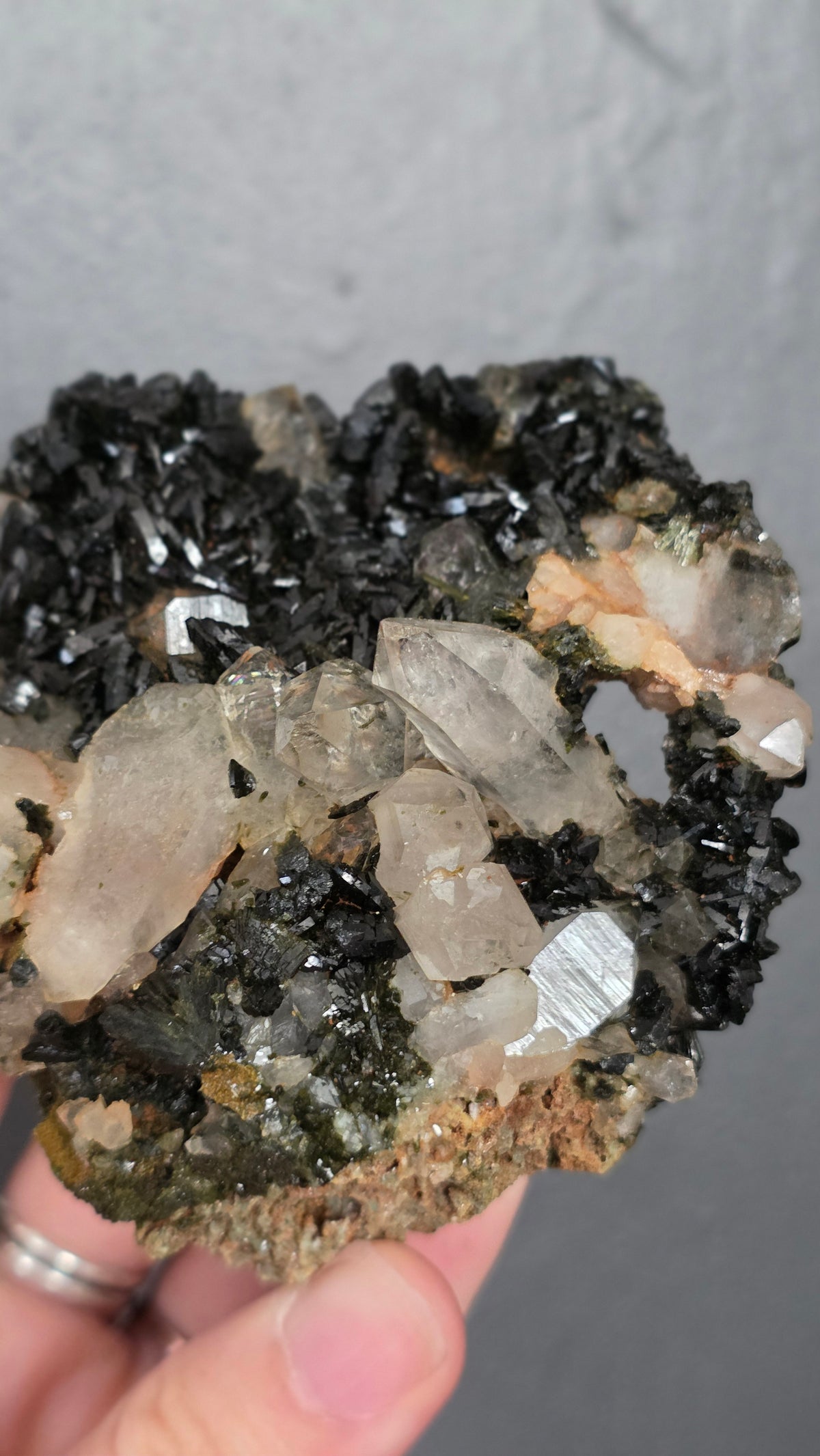 Epidote in Quartz