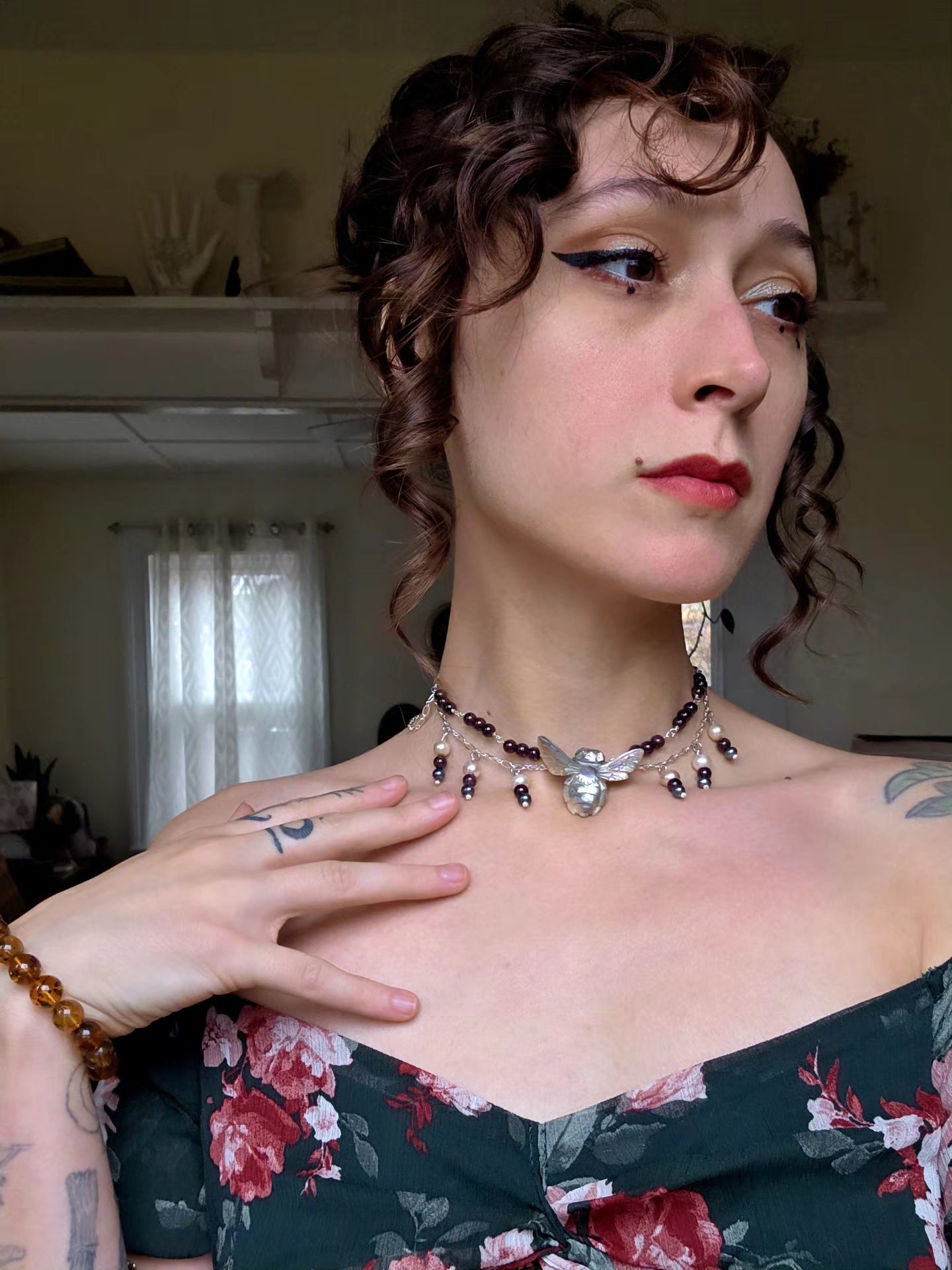 Abalone Bee Carving Choker with Garnet and Pearls