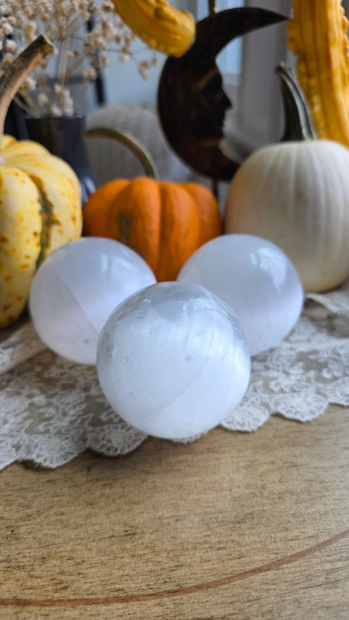 Selenite sphere