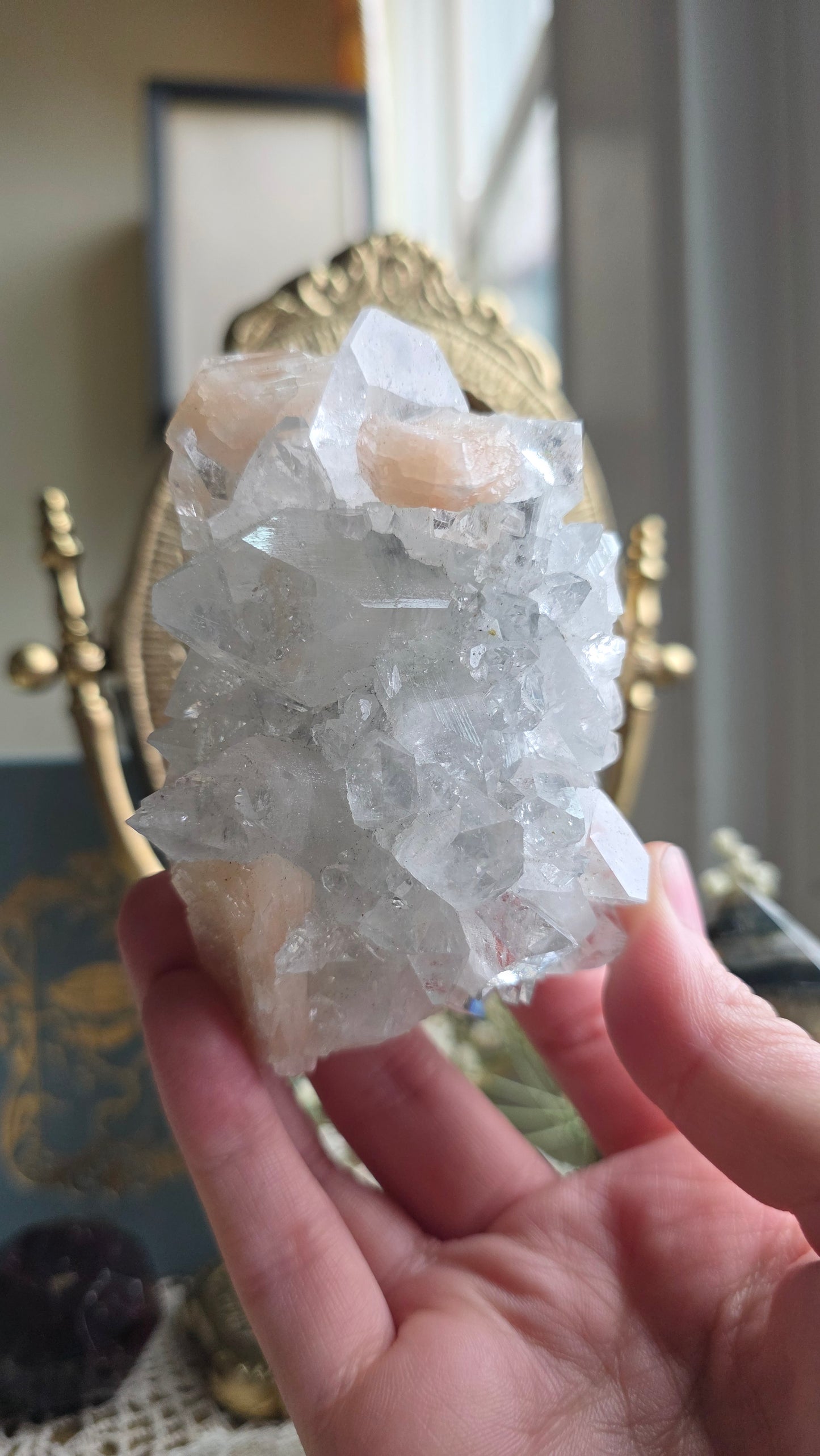 Apophyllite specimen no.10