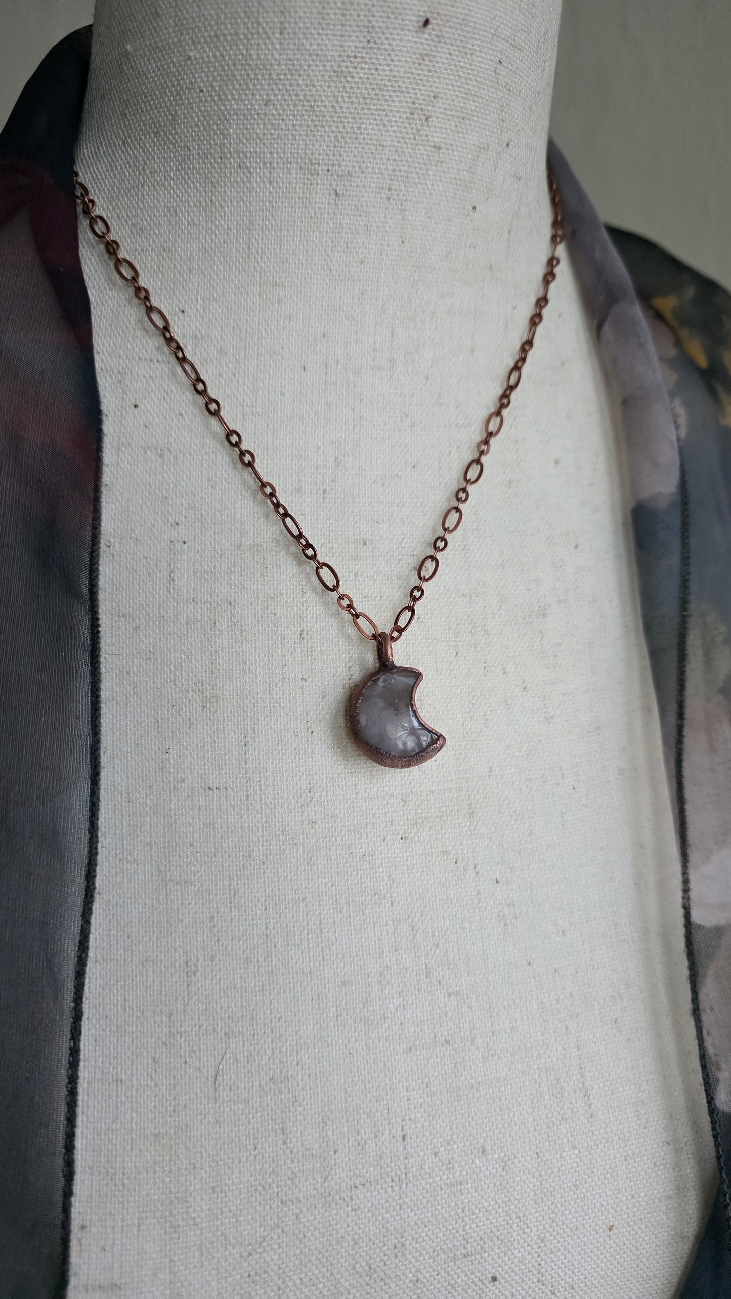 Flower agate copper moon pendant