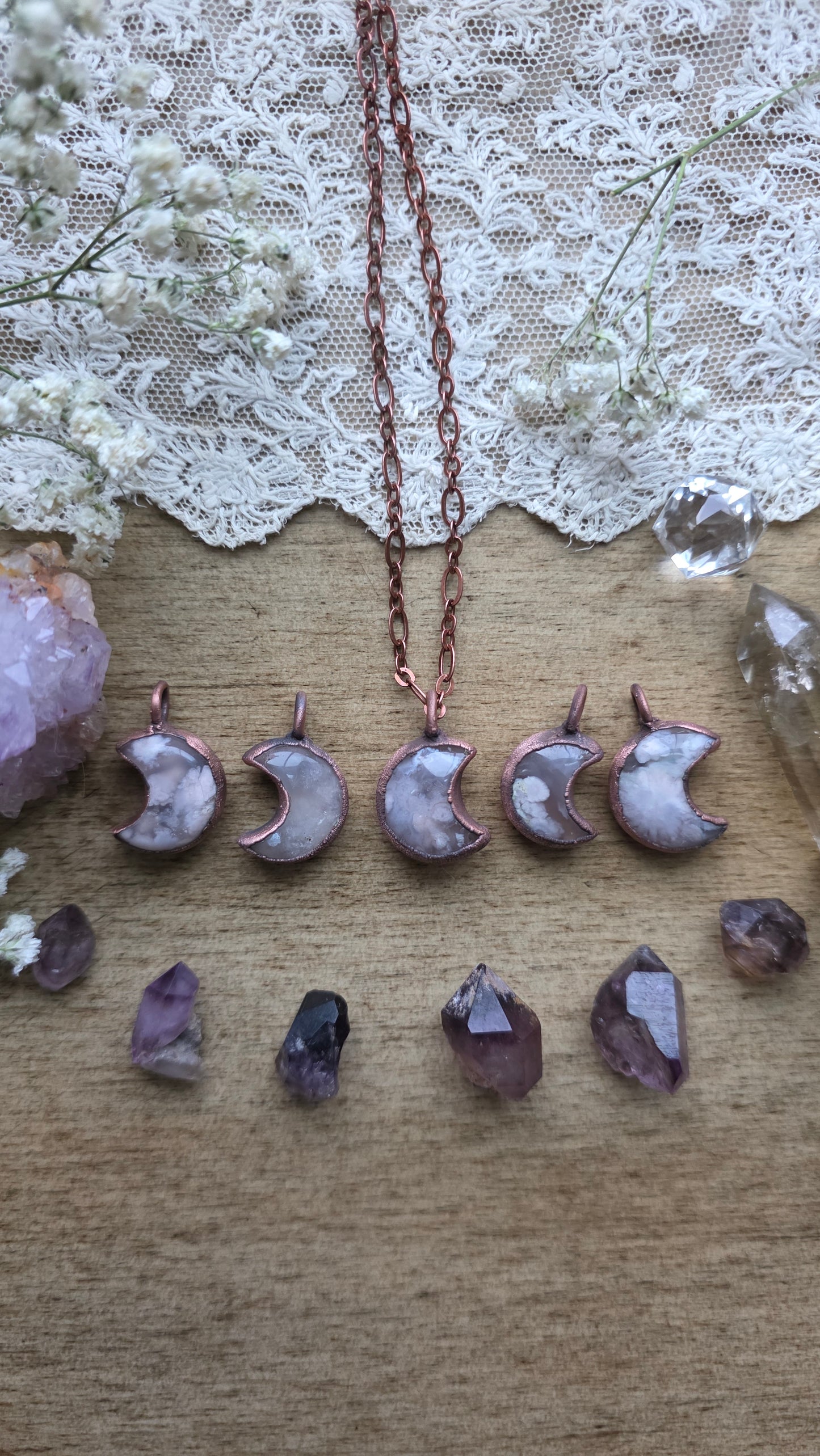 Flower agate copper moon pendant