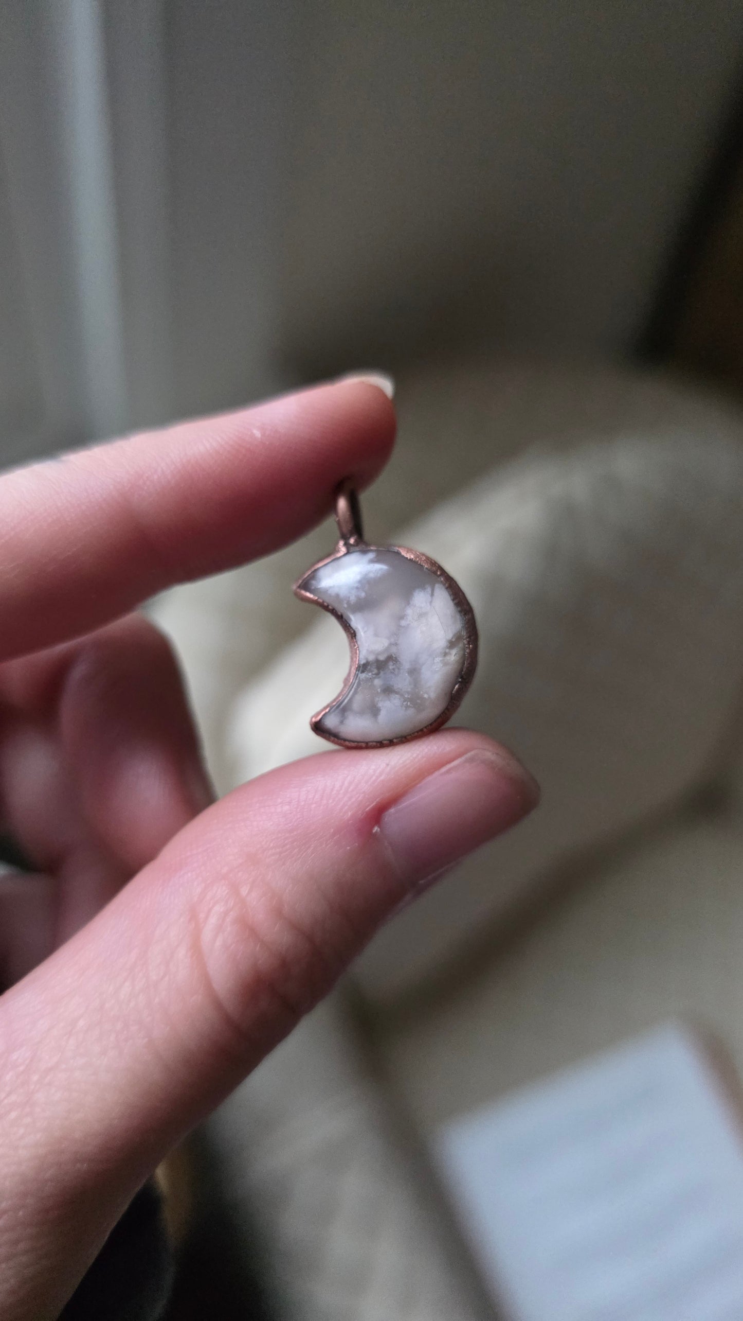 Flower agate copper moon pendant